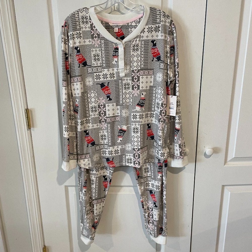 Secret Treasures Women's 3-piece Pajama Set with Socks